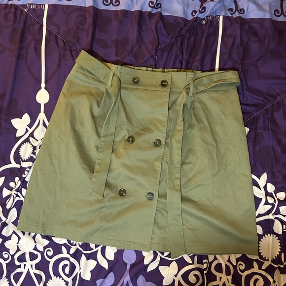 Plus Green Tie Mini Skirt - Picture 3 of 9